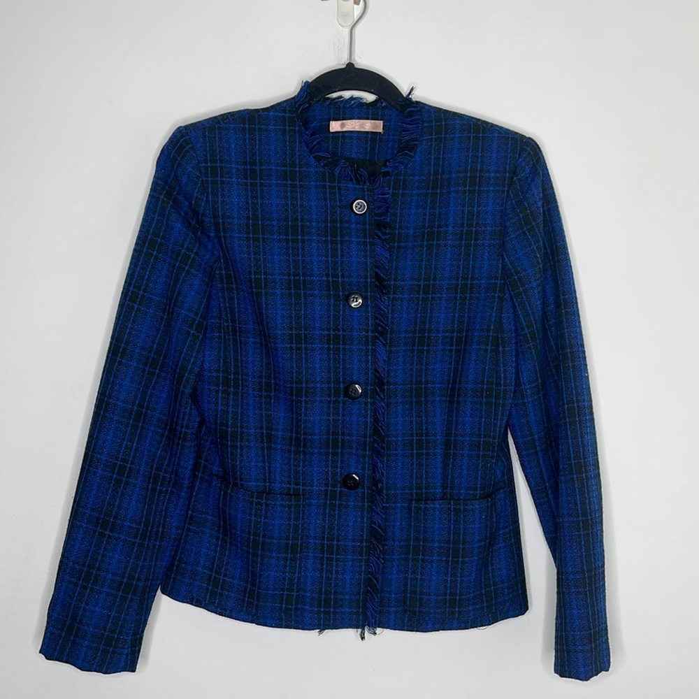 Vintage Nicola designed in Italy 2pc blazer and skirt size 8 black and blue